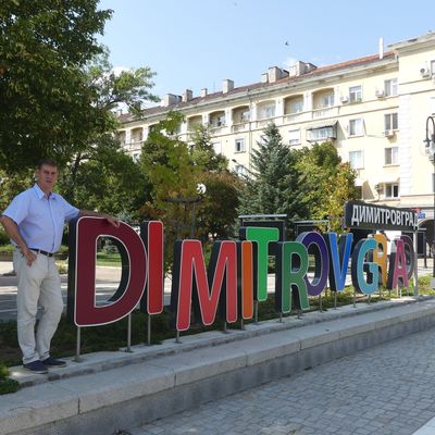 B�rgermeister Frank Balzer auf dem Bulgaria-Platz / Bulgaria-Boulevard