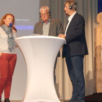 Gaelle Beniz�-Thual aus Saint-Nazaire, Peter Demmer, Oberb�rgermeister von Saarlouis und Frank Balzer, B�rgermeister von Eisenh�ttenstadt