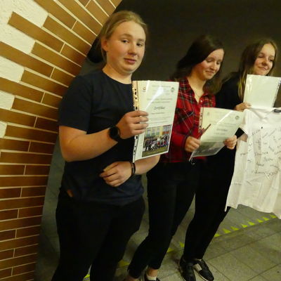 Zertifikatsvergaben an franz�sische Sch�lerinnen und Sch�ler aus Drancy.