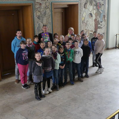 Klasse 3b der Goethegrundschule besucht das Rathaus