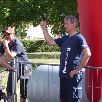 Startschuss f�r das Radfahren in der Altersklasse sieben bis zehn Jahre