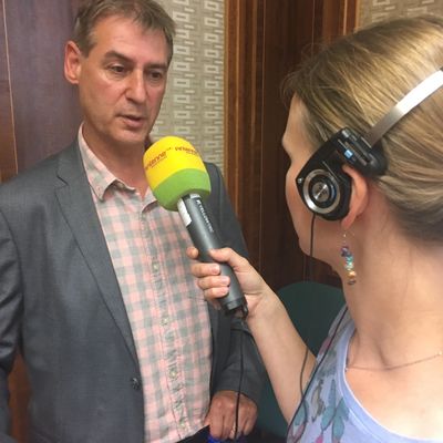 Gefragter Interviewpartner - hier bei Antenne Brandenburg - B�rgermeister Frank Balzer.