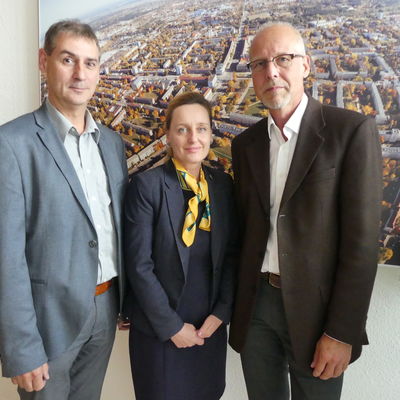ODEG-Gesch�ftsf�hrer Arnulf Schuchmann trifft mit ODEG-Marketingchefin Dietmute Graf B�rgermeister Frank Balzer