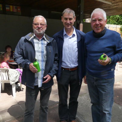 Gro�eltern-Enkel-Turnier auf der Minigolf-Anlage auf der Insel in Eisenh�ttenstadt