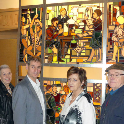 Bleiglasfenster nun im Foyer des Rathauses in Eisenh�ttenstadt