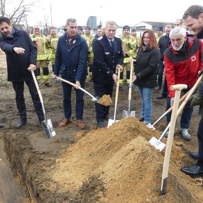 1. Spatenstich f�r den Neubau der Zentralen Feuerwache in Eisenh�ttenstadt