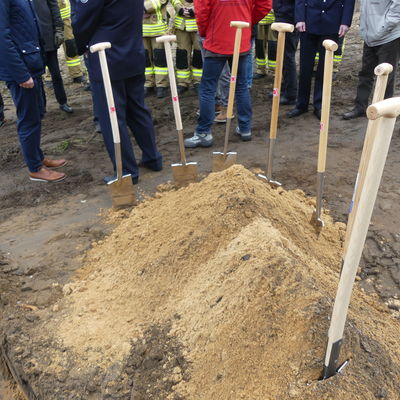 1. Spatenstich f�r den Neubau der Zentralen Feuerwache in Eisenh�ttenstadt