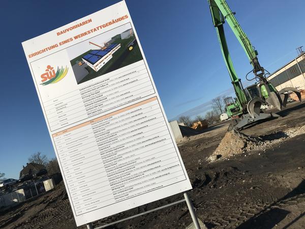 Erster Spatenstich neue Werkzeughalle bei der Stadtwirtschaft Eisenh&uuml;ttenstadt.