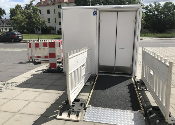 Neue Toilette am Bahnof Eisenh&uuml;ttenstadt an der Ostseite