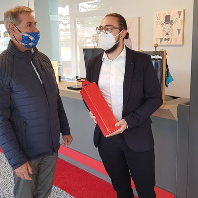 B�rgemerister Frank Balzer zu Gesch�ftser�ffnung in der Lindenallee