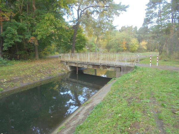 Speisekanalbr&uuml;cke auf der Insel Eisenh&uuml;ttenstadt