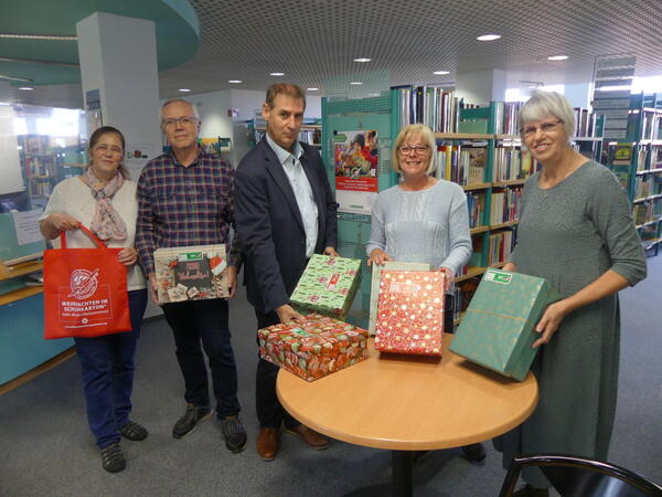 Startschuss f&uuml;r Weihnachten im Schuhkarton am 14.10.2022 in der Stadtbibliothek