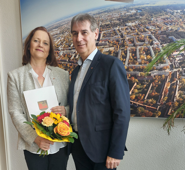 �bergabe der Ernennungsurkunde