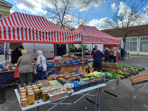 Wochenmarkt 04.04.2024 - 03