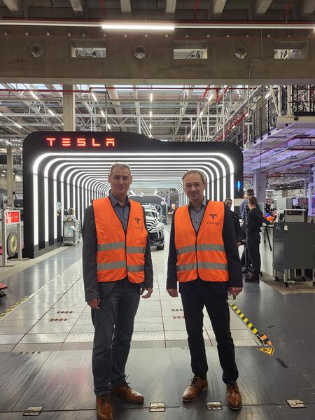 B&uuml;rgermeister bei Tesla in Gr&uuml;nheide