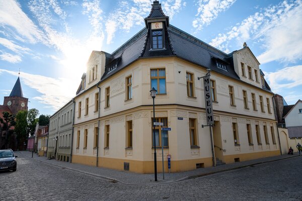 �Stadt Eisenhuettenstadt_Staedtisches Museum Aussen 2